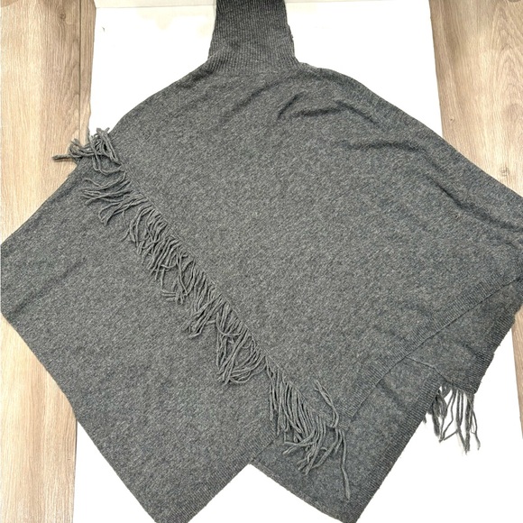 ELLA MOSS Fringed Poncho Sweater Nylon/Wool Gray OS - Picture 5 of 7